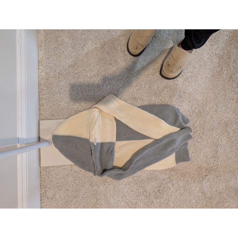 Anna & Ava Colorblock Plush Knit Hooded Scarf‎ Shawl Wrap Cream Grey - Picture 5 of 8